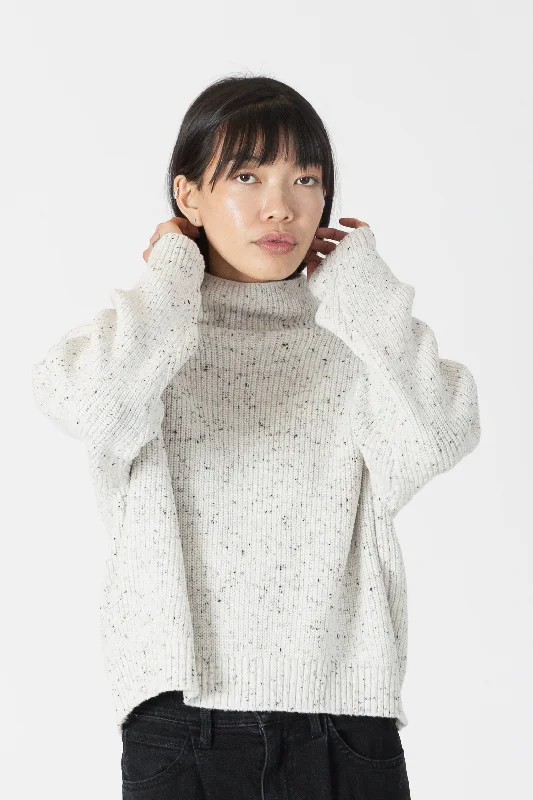 EVOLET FLECKED RIBBED MOCK NECK SWEATER