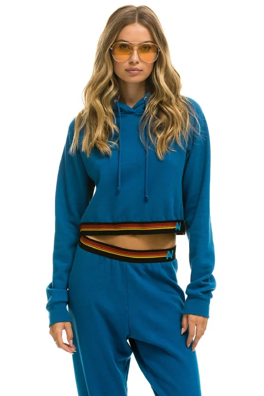 LOGO STRIPE CROP PULLOVER HOODIE - CARIBBEAN